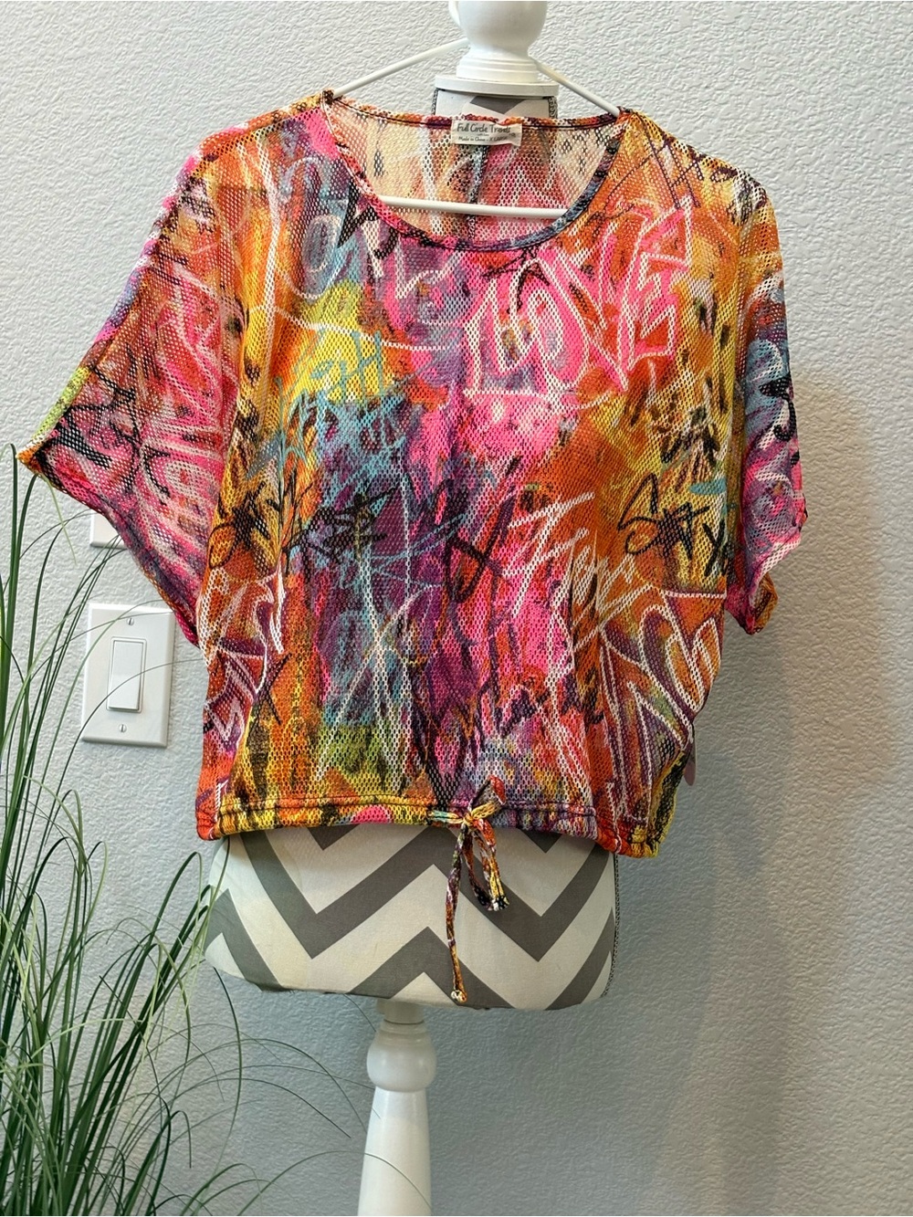 Colorful Graffiti Tie-Hem Mesh Women's Top - Multicolor